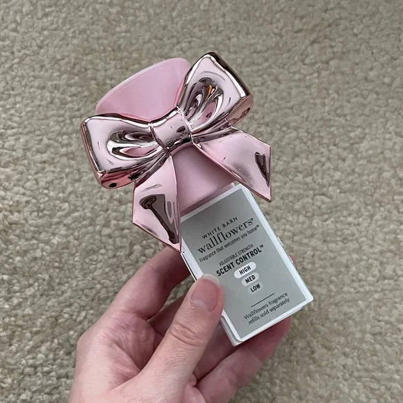 Bath & Body Works Pink Bow Scent Control Wallflower Plug - Picture 4 of 15